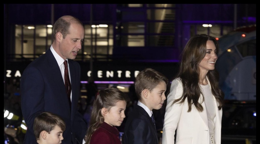Božična čestitka Kate Middleton in princa Williama tako zelo fotošopirana, da se ji smeji cel svet (foto: Profimedia)