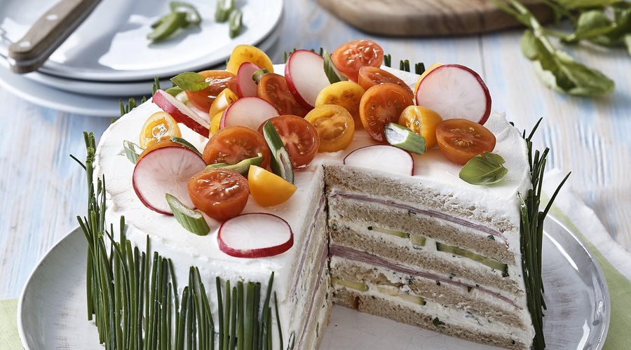 Slana torta - presenetite povabljene in jo postavite na praznično mizo (foto: Profimedia)