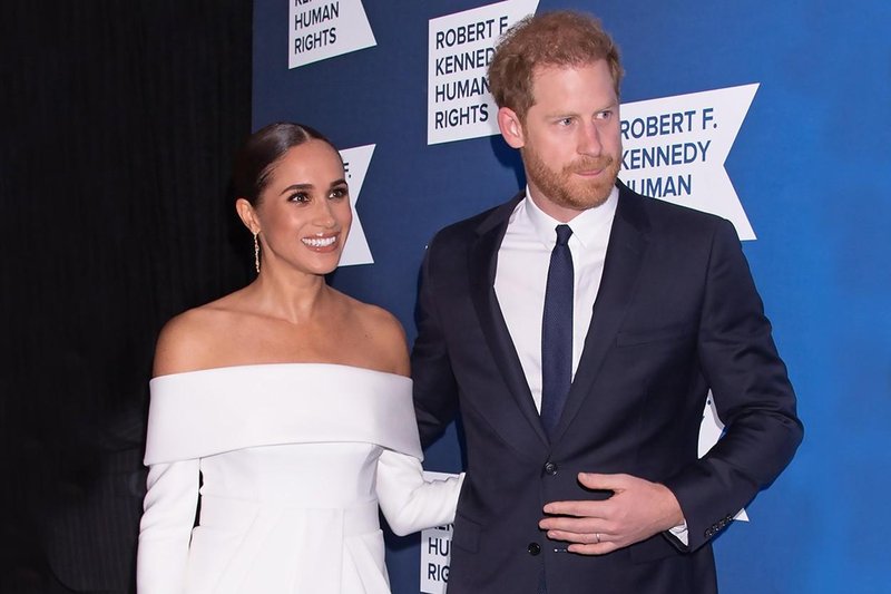 Konec je: Meghan Markle je izgubila nadzor nad princem Harryjem
