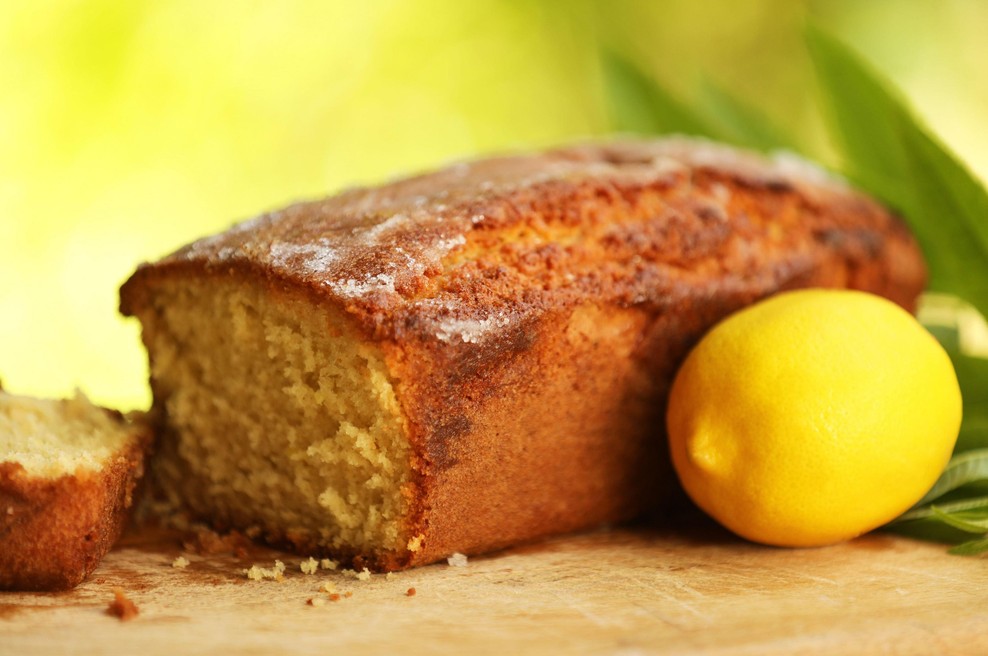 Recept za limonin kolač, ki ga v prestižnih hotelih Ritz Carlton strežejo že od daljnega leta 1920 (foto: Profimedia)