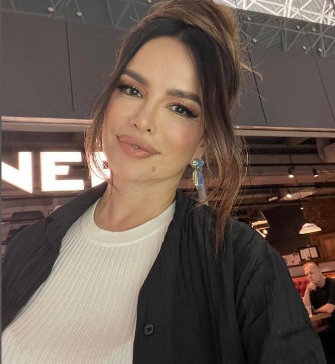 Severina, ena najbolj prepoznavnih hrvaških pevk, letošnje velikonočne praznike preživlja v toplem družinskem krogu. Ob njej so njena mama, sin …