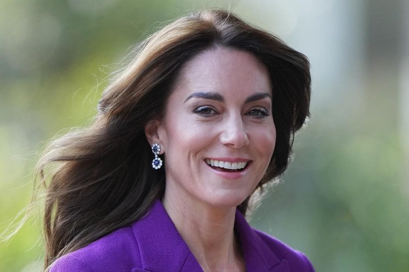 Zdaj je znano, zakaj je kraljeva palača tako zelo skopa z informacijami o zdravstvenem stanju Kate Middleton (foto: Profimedia)