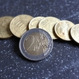 Vam je v roke prišel ta kovanec za dva evra? Z njim lahko zelo dobro zaslužite