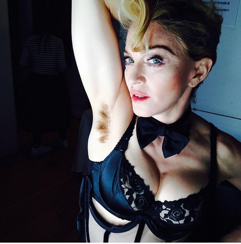 Tudi Madonna nemalokrat preseneti s kosmatimi pazduhami.