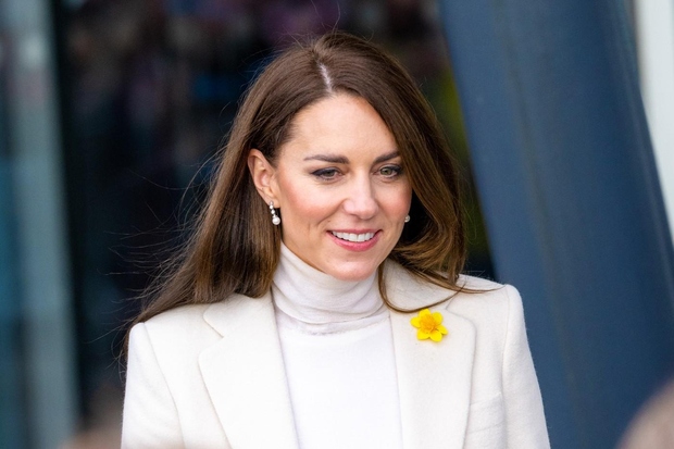 Tuji mediji poročajo, da je bila to soboto Kate Middleton videna z Williamom pri nakupovanju živil na lokalni kmetiji blizu …