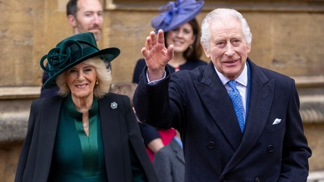 Kraljica Camilla nosila modni dodatek, ki so ga opazili vsi in takšna zgodba se skriva zadaj
