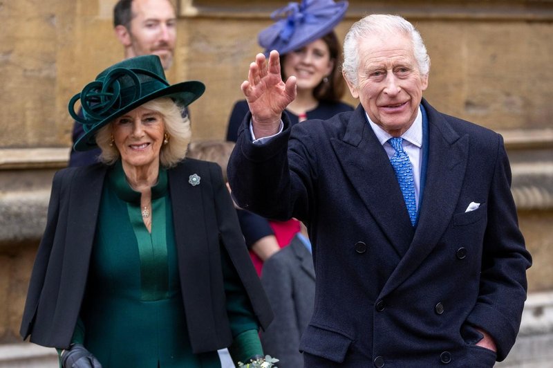 Kraljica Camilla nosila modni dodatek, ki so ga opazili vsi in takšna zgodba se skriva zadaj (foto: Profimedia)