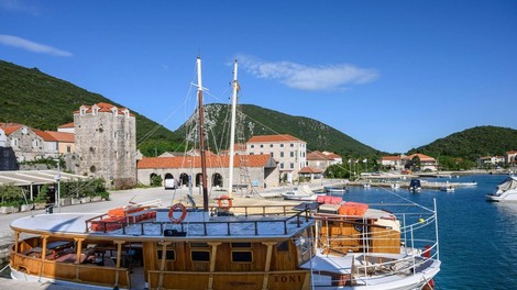 Pri znanem hrvaškem otoku videli najbolj strupeno ribo na svetu in eno ujeli: Lahko ubije človeka!