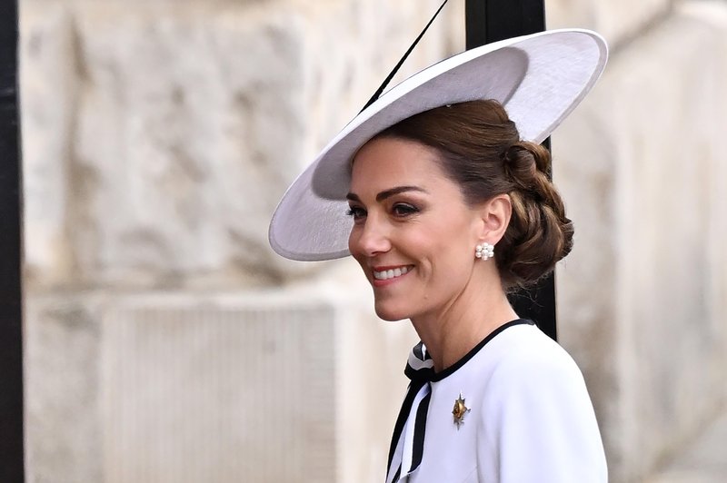 Neeee, je mogoče, da vse to v enem dnevu poje Kate Middleton, tukaj je natančen seznam (foto: Profimedia)