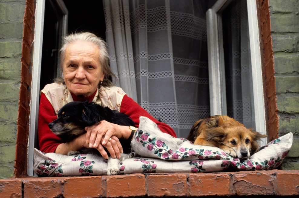 100-letna babica Mirjana razkrila skrivnost dolgega življenja: ni hrana, ni genetika, ampak nekaj, kar vsi pozabljamo (foto: Profimedia)