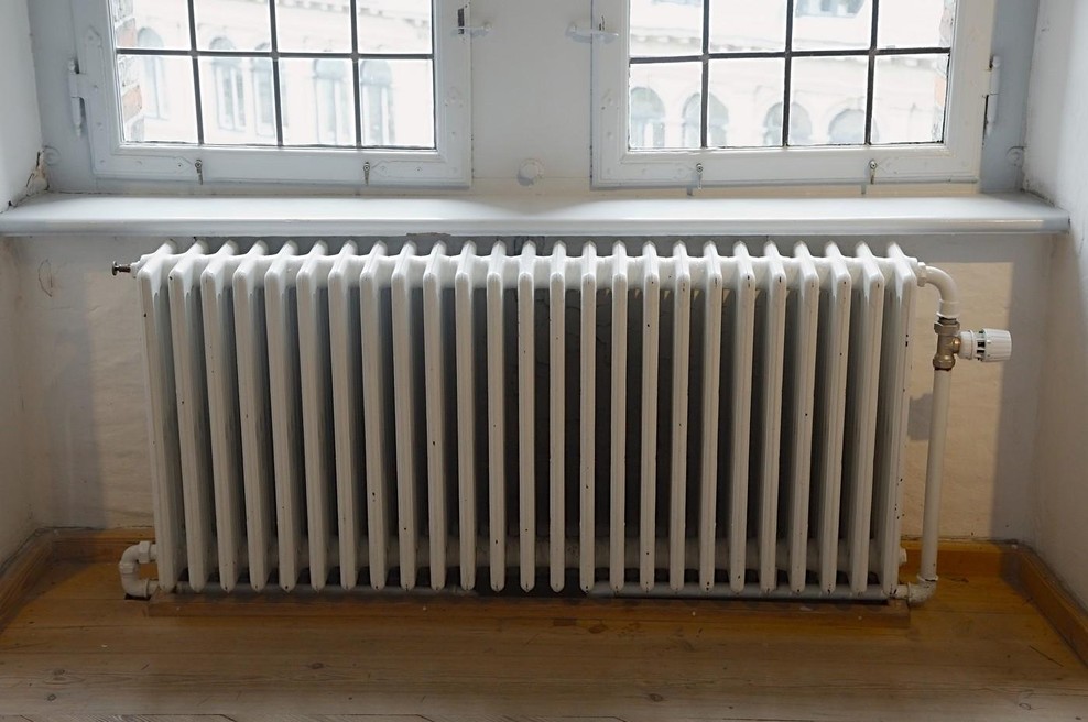 Prihranite denar s petimi triki za ogrevanje doma brez prižiganja radiatorja (foto: Profimedia)