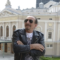Za to se dolgo ni vedelo: takšno je pravzaprav pravo ime Željka Bebeka, nekoč frontmana skupine Bijelo Dugme
