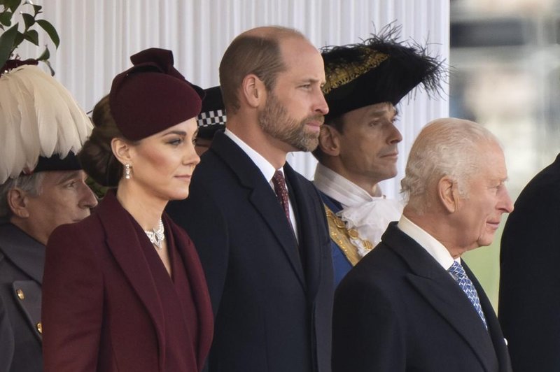 Kate Middleton, princ Charles, princ William (foto: Profimedia)