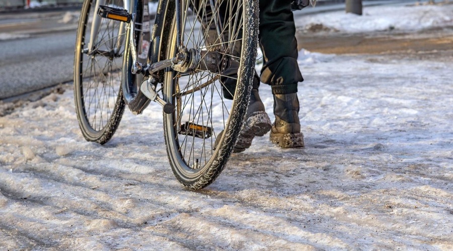 Super trik za zimo: Kako vam nikoli ne bo spodrsnilo na snegu in ledu (video) (foto: Profimedia)
