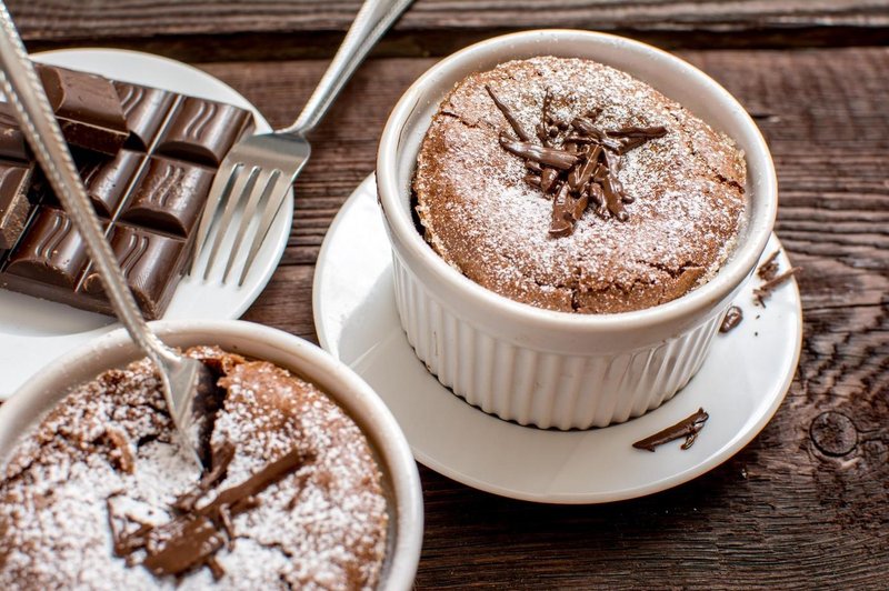 Recept za najbolj slasten čokoladni souffle, kar ste jih kdaj poskusili: topi se v ustih in vsakemu je všeč (foto: Profimedia)