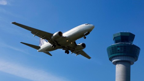 Pilot rešil 147 življenj potnikov, potem ko je "slišal glas", zaradi katerega je vzletel tri minute prej