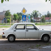 Priljubljeno Stoenko so vozili skoraj vsi: Ali veste, koliko bi Zastava 101 stala danes?