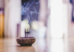 Negativna energija so slabe misli drugih ljudi (in mogoče se je zaščititi