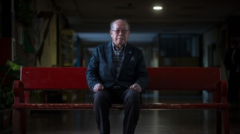 Človek, ki je preživel dve atomski bombi: "Mislil sem, da mi sledi ognjeni oblak iz Hirošime"