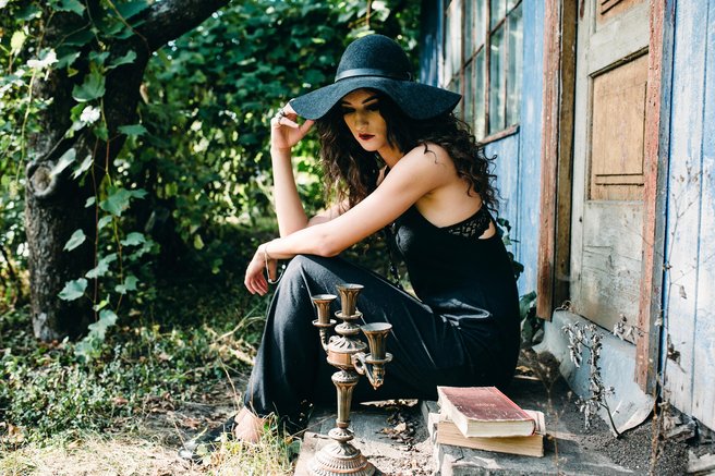 Ljudje, rojeni v tem znamenju, imajo moči čarovnice, ki z zrelostjo postajajo vse nevarnejše