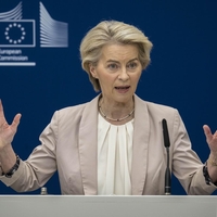 Tako vrtoglavo visoka je plača Ursule von der Leyen in zdaj se bo še povišala