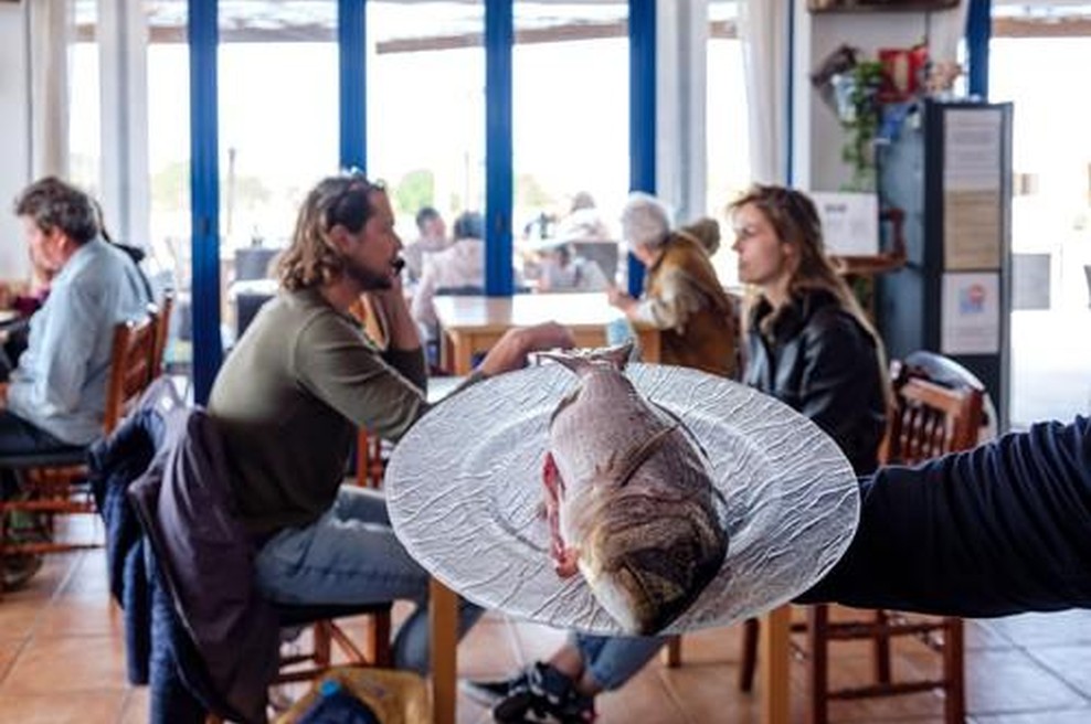 Te psihološke trike uporabljajo v restavracijah, da bi pri njih zapravili več (foto: profimedia)