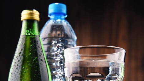 Mnogi ne vedo, kaj mineralna voda počne telesu: Po tem nanjo ne boste več gledali enako