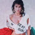 Sabrina, ki je v 80-tih žela občudovanje moških, je napolnila 57 let in še vedno ji je prav isti bikini