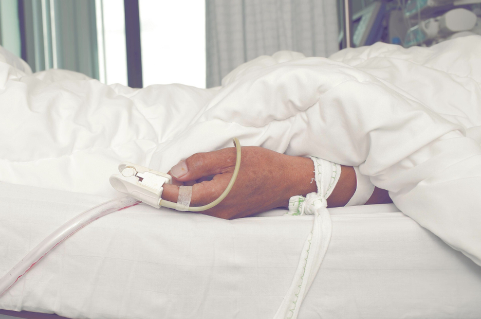 Bil je mrtev 7 sekund, nato pa opisal svojo izkušnjo: "Tri bitja so mi ponudila izbiro ..." (zgodba, ob katerih se dlake postavijo pokonci) (foto: Profimedia)