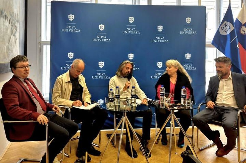 Pacienti in psihoterapevti s podporo zakonu za dostopno, varno in strokovno psihoterapijo (foto: SFU Ljubljana)