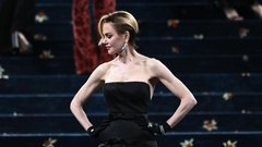 "Sem frizer in vem, da je to pravi razlog, zakaj Nicole Kidman nosi lasuje - in ne, ni zabavno"