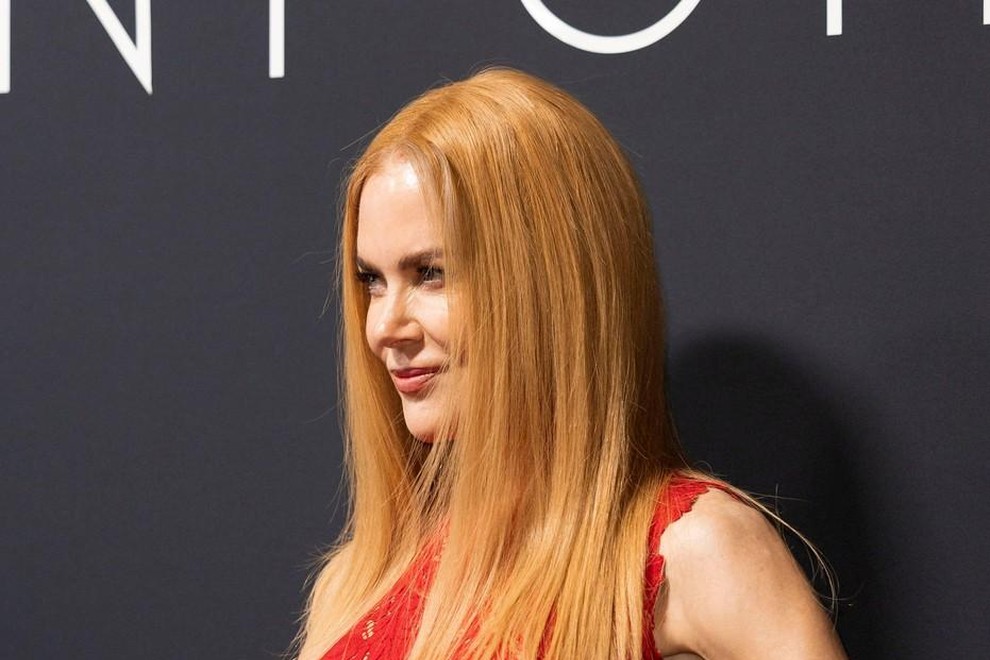 "Sem frizer in vem, da je to pravi razlog, zakaj Nicole Kidman nosi lasuje - in ne, ni zabavno"