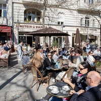 Gostinci vse bolj na tleh, da bi privabili goste, zdaj takole noro znižujejo cene