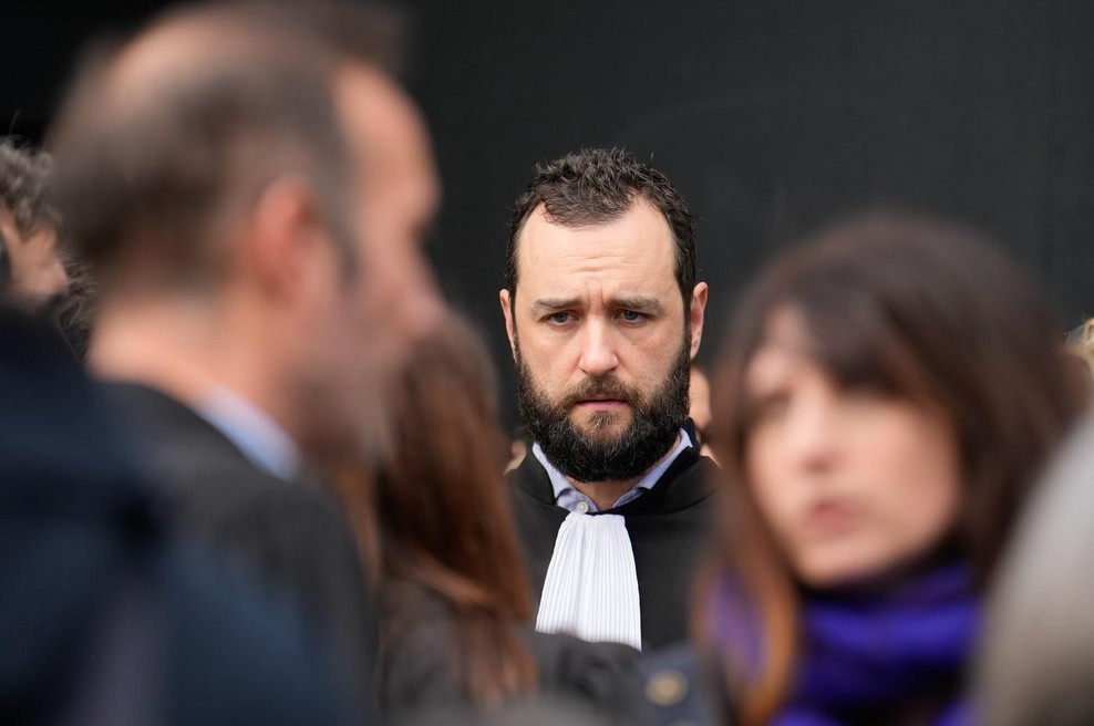 "Vedeli so, a niso storili ničesar“: Sojenje francoskemu kirurgu, ki je zlorabil 299 otrok, razkriva sistemske napake (foto: profimedia)