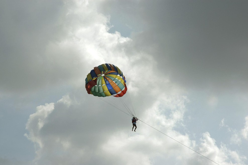 Kaj se je dogajalo z najstniško vplivnico, ki je pred dnevi umrla med parasailingom (foto: profimedia)