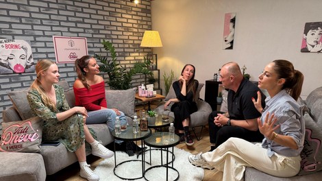 Ana Klašnja in dr. Meglič sta v podkastu Tisti dnevi v mesecu požela veliko navdušenje zaradi njune odkritosti in neposrednosti.