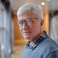 Znani profesor nevrologije na Harvardu pravi, da te 4 navade ubijajo naše možgane (in to vsi počnemo)