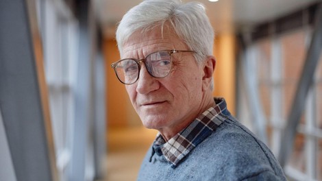 Znani profesor nevrologije na Harvardu pravi, da te 4 navade ubijajo naše možgane (in to vsi počnemo)