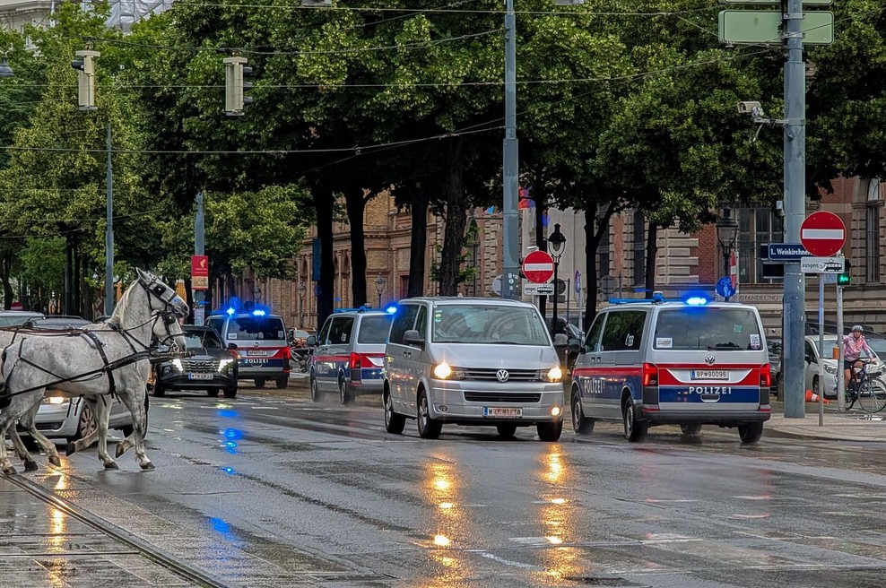 Grozljive podrobnosti iz Gradca: Deset mrtvih, vključno s storilcem, bolnišnice polne ranjenih (foto: profimedia)