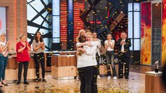 Miša Koplova potem, ko je v roke dobila MasterChef pokal: "Občutki so nepopisni" (FOTO)