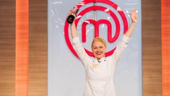 Miša Koplova potem, ko je v roke dobila MasterChef pokal: "Občutki so nepopisni" (FOTO)