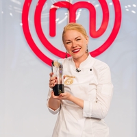 Miša Koplova potem, ko je v roke dobila MasterChef pokal: "Občutki so nepopisni" (FOTO)