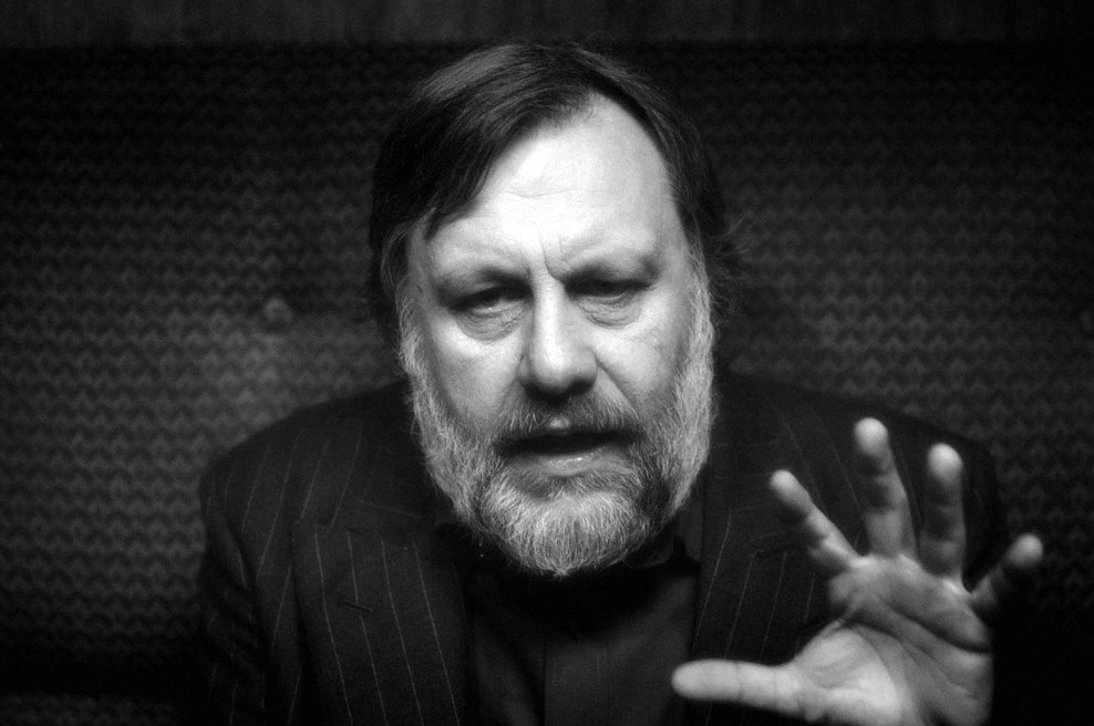 "Denar je danes kot bog" - Slavoj Žižek o denarju, umetni inteligenci in laži sodobnega bogastva (foto: profimedia)