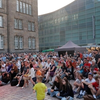 Med glasbenim festivalom v Franciji je bilo z injekcijami napadenih več kot 140 žensk