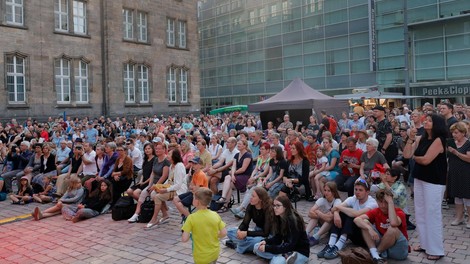 Med glasbenim festivalom v Franciji je bilo z injekcijami napadenih več kot 140 žensk