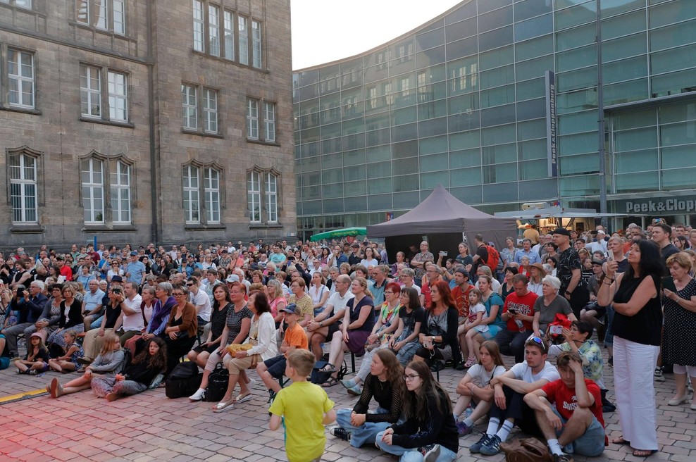 Med glasbenim festivalom v Franciji je bilo z injekcijami napadenih več kot 140 žensk (foto: profimedia)