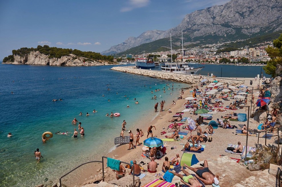 Plaža je gorela, ko se je vnel prepir med snaho in taščo: "Ti meni ne boš govoril, kdaj bom rodila!" (foto: profimedia)