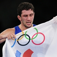 Olimpijski prvak na poroki izvedel, da je njegova žena prostitutka, in jo pred gosti zlasal