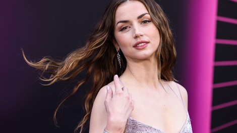 Sedanje dekle Toma Cruisa je mislilo, da lahko poniža Nicole Kidman