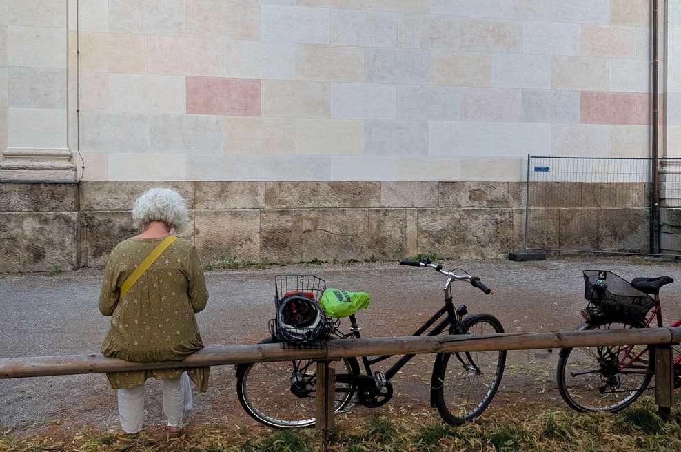 Prejema 2000 evrov pokojnine in priznava, da komaj preživi (foto: Profimedia)